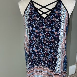 Monteau Los Angeles Medium sleeveless blouse
